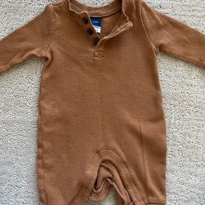 0-3 month outfit.